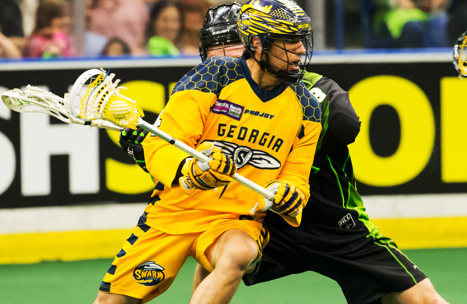 Lyle Thompson scores in tight to make it 6-5