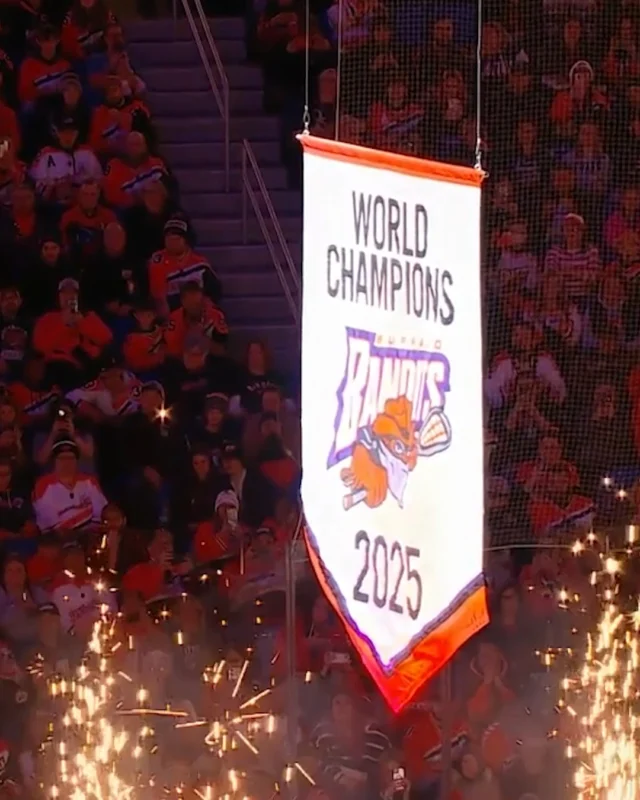 Another banner into the rafters for the 
@NLLBandits 🫡